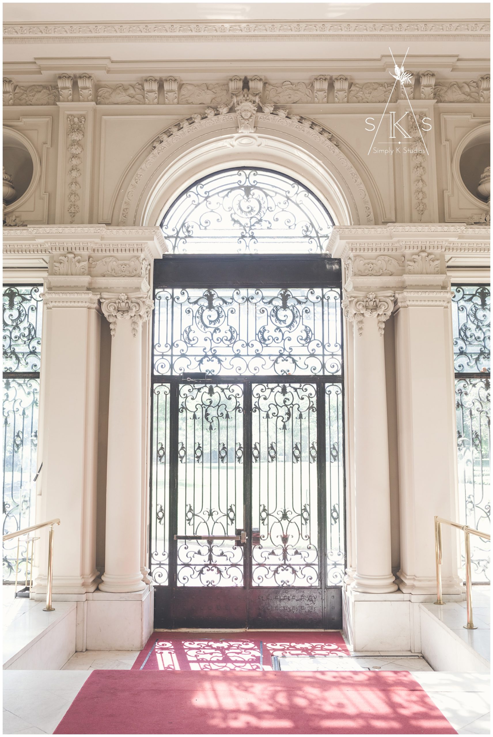 Rosecliff Mansion Entryway