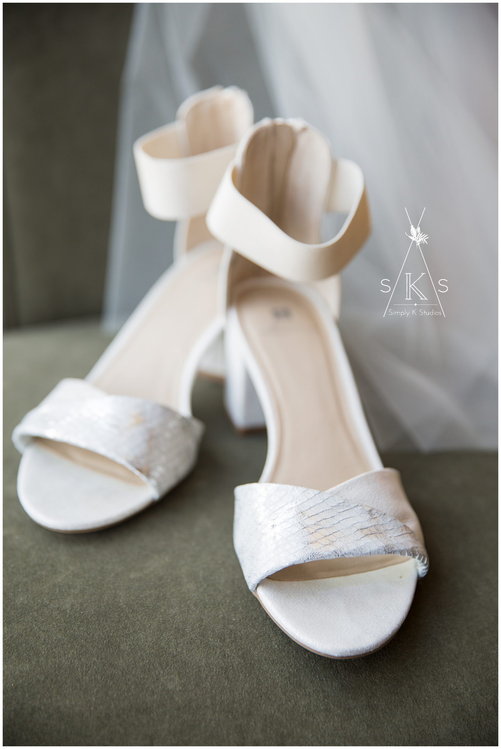  White Sandals for a Summer Wedding 
